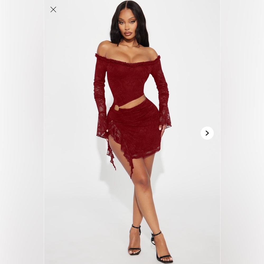 FASHION NOVA — RED ONE OF ONE LACE MINI DRESS❣️